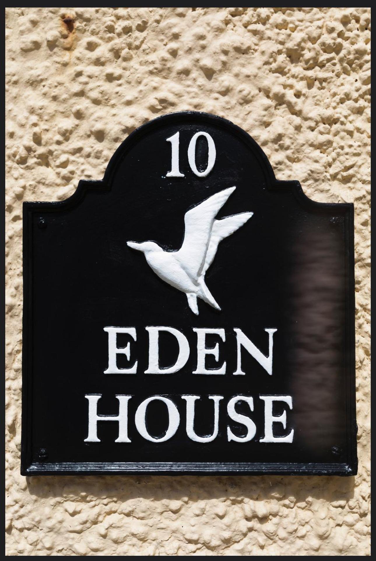 Eden House & Aquila House - Beach Apartments & Suites Saint Helier Bagian luar foto